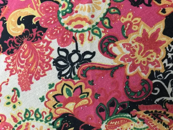 Lindas Flores Coloridas Fundo Batik — Fotografia de Stock