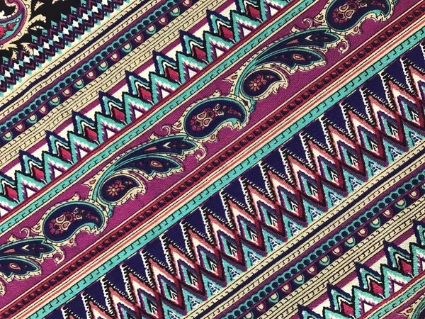 Beau motif fleurs sur batik fablic — Photo