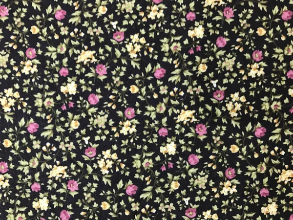 Lindas flores padrão em batik fablic — Fotografia de Stock