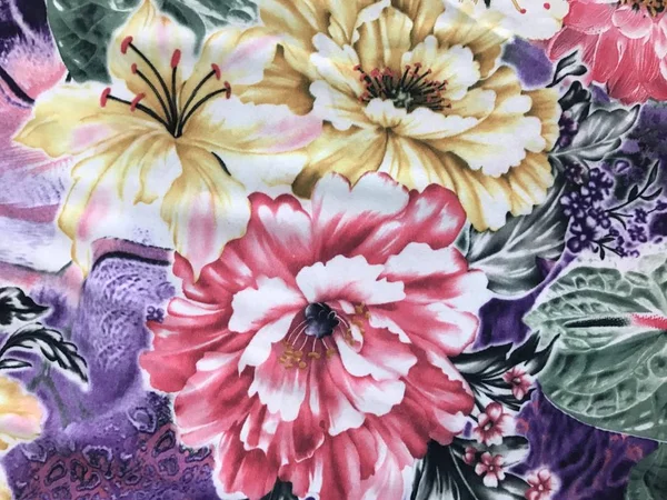 Beautiful pattern flowers on batik fablic — Stock Photo, Image
