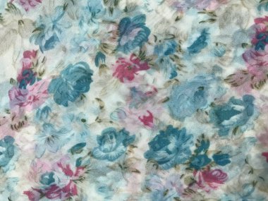 batik arka plan üzerinde güzel renkli çiçekler 