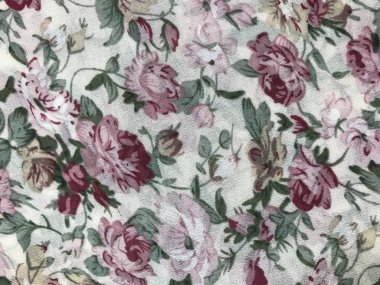 batik arka plan üzerinde güzel renkli çiçekler 