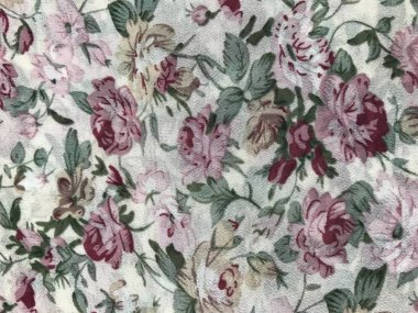 batik arka plan üzerinde güzel renkli çiçekler 