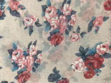 batik arka plan üzerinde güzel renkli çiçekler 