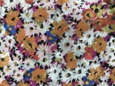 batik arka plan üzerinde güzel renkli çiçekler 