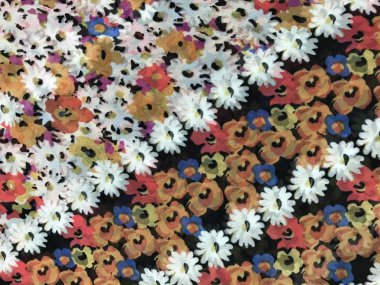 batik arka plan üzerinde güzel renkli çiçekler 