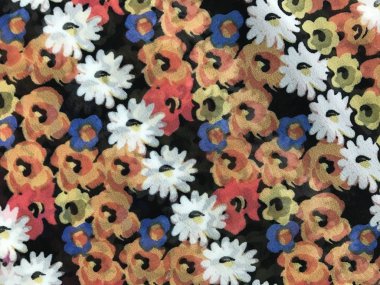 batik arka plan üzerinde güzel renkli çiçekler 