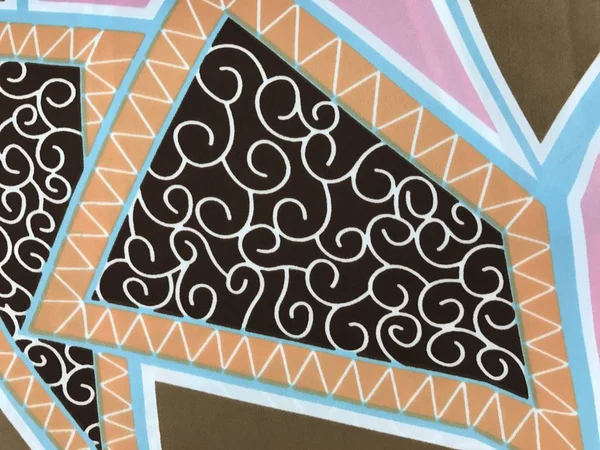 batik arka plan üzerinde güzel renkli çiçekler 