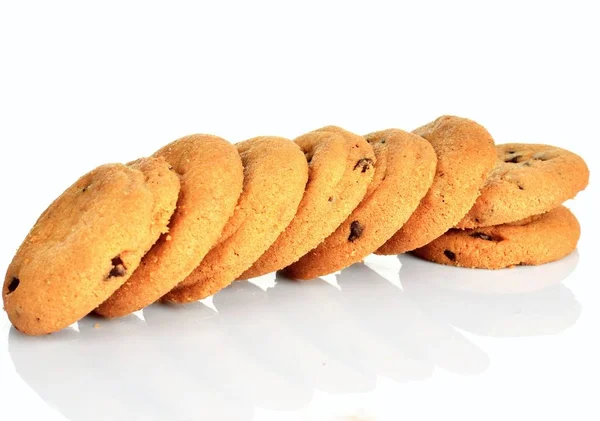 Chocolate Chip Cookie auf Weiß — Stockfoto