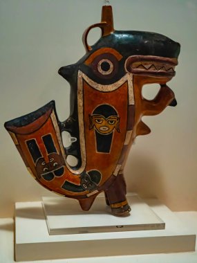 Nazca Kültür Çömleği. Katil Balina 'nın kil damarı eski ayinlerde kullanıldı. Larco Müzesi, Lima Şehri 