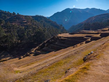 Tüm tarım teraslarının üst katlarından, Chinchero Arkeoloji Parkı, Cusco Bölgesi, Peru