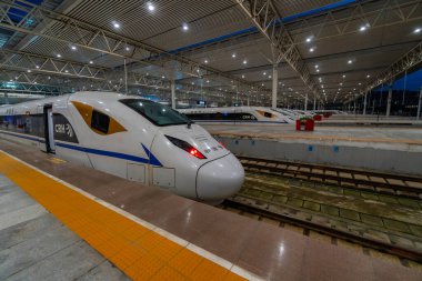 Çin yüksek hızlı treninin lokomotifi. Chengdu şehri, Çin 