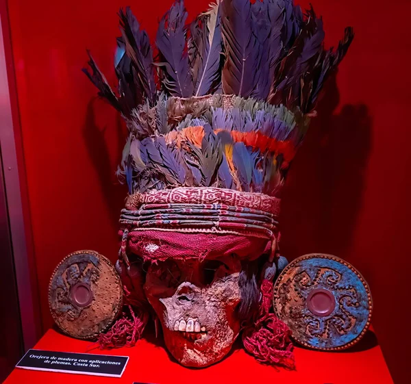 Huvudet Hittades Gammal Andisk Grav Begravningsornament Andes Märkt Trä Öronmuff — Stockfoto