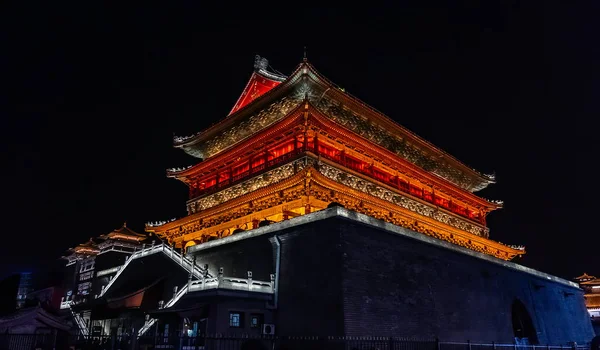 Geceleri Xi 'an Çan Kulesi. Xi 'an antik şehri, Shaanxi Eyaleti, Çin