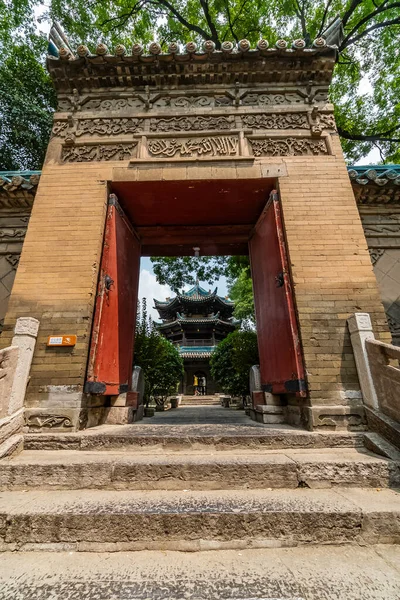 Xi 'an Büyük Camii' nin ana girişi Xi 'an' ın eski şehri, Shaanxi Eyaleti, Çin
