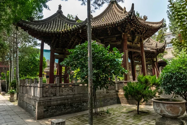 Três Pequenos Pagodes Centro Dos Jardins Pátio Principal Grande Mesquita — Fotografia de Stock