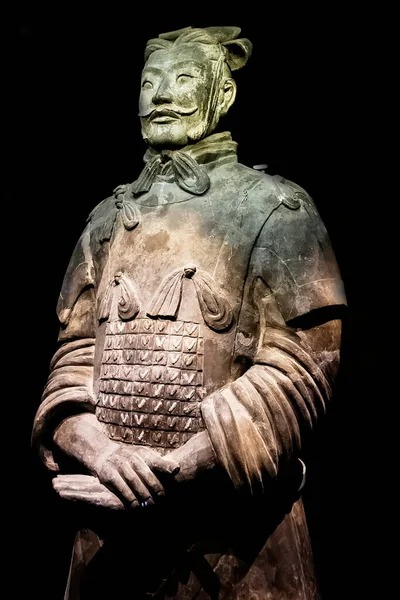 Terracota generalinin ayrıntıları Xi 'an, Shaanxi Eyaleti, Çin' deki Birinci Qin İmparatorunun anıtmezarında.