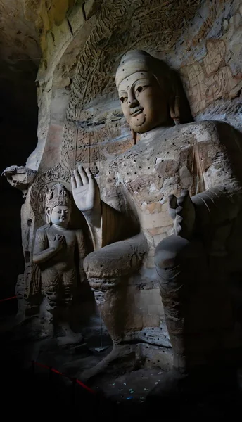 Eski mağara. Yungang Grottoes 'taki ünlü Budist Mağaraları Hazine Evleri. Dünya Kültür Mirası: Datong, Shanxi Eyaleti, Çin