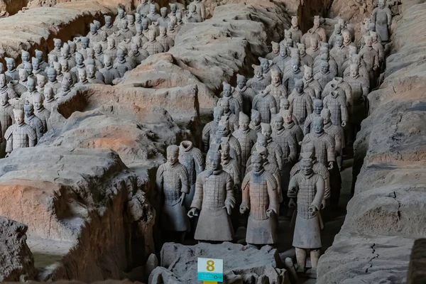 Vznik Terakotových Válečníků Seřazených Řadách Mauzoleu Prvního Qinského Císaře Anu Stock Snímky