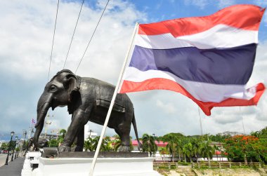 Rayong Tayland 06 Haziran 2019 Piemphong Sarn Köprüsü. Siyah Elepha