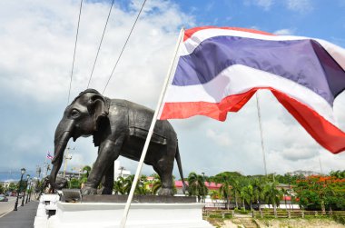 Rayong Tayland 06 Haziran 2019 Piemphong Sarn Köprüsü. Siyah Elepha