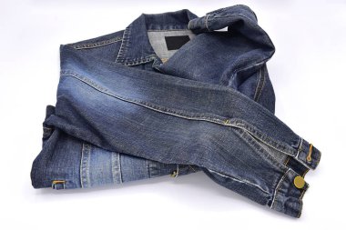 Yakın mavi kot gömlek, pantolon kot beyaz sırt izole