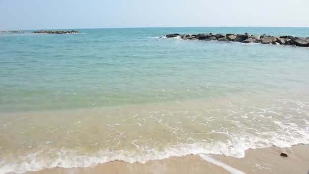 Krásná Modrá Obloha Bílý Mrak Písečné Pláži — Stock video
