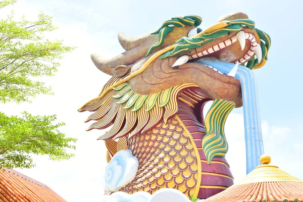 Suphanburi Citythailand May 2018 Unidentified Huge Dragon Statue Suphanburi Thailand — Stock Photo, Image