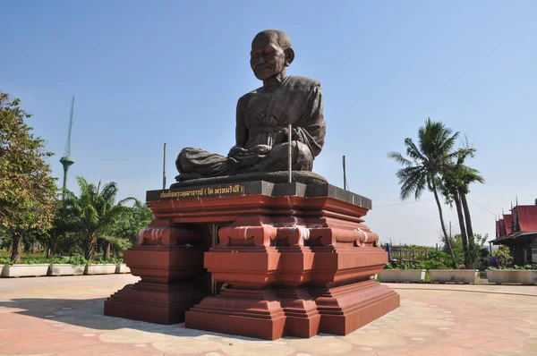 Phra Buddhacharn Toh Phomarangsi, estatua del monje de Buda en Tailandia — Foto de Stock
