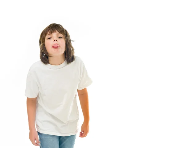 Dospívající chlapec zobrazeno jazyk — Stock fotografie