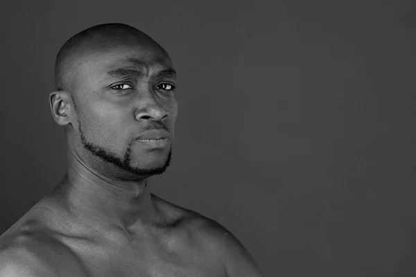 Üzgün Afrikalı-Amerikalı adam — Stok fotoğraf