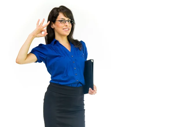 Joven mujer de negocios mostrando signo ok — Foto de Stock