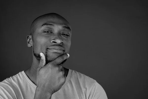 Afroamericano hombre teniendo idea — Foto de Stock