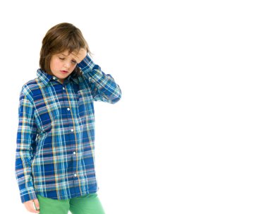 genç çocuk baş ağrısı vardır