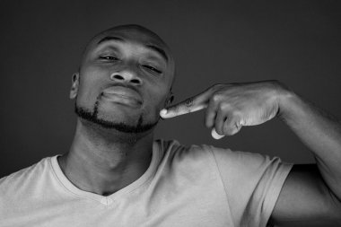 gururlu Afro-Amerikan adam