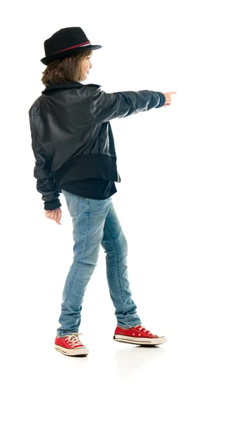Adolescent rocker garçon pointant doigt — Photo