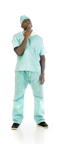 Bostezo soñoliento médico afroamericano — Foto de Stock