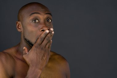endişeli Afrikalı-Amerikalı adam