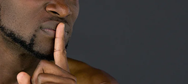 Američan Afričana muž zobrazeno mlčení — Stock fotografie