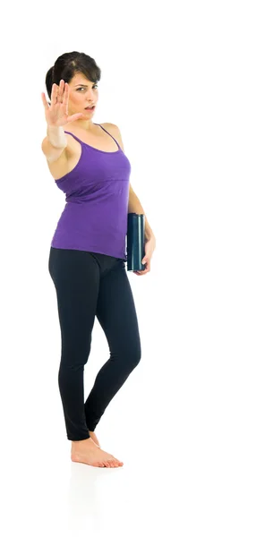 Enojado fitness mujer mostrando parada — Foto de Stock