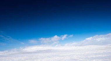 Karla kaplı manzara