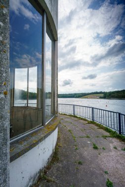 Bina dış ile windows kavisli 