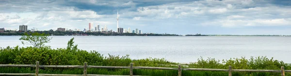 Vista panorâmica do mar e da cidade — Fotografia de Stock