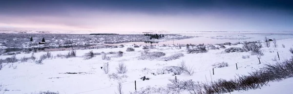 Paisaje cubierto de nieve profunda —  Fotos de Stock