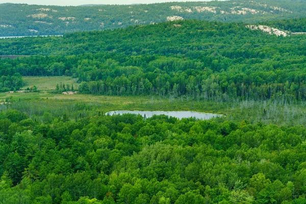 See und Berglandschaft — Stockfoto