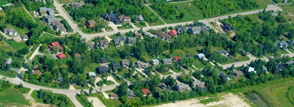 Flygfoto över hus i bostadsområdet förorter — Stockfoto