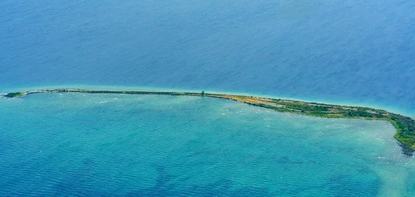 Striscia di terra che entra in mare — Foto Stock