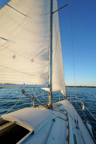 Sail on boat out at sea — Stock Photo, Image