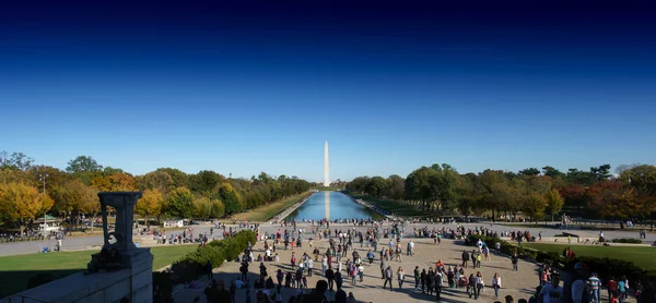 Vista alta do obelisco de Washington e da Piscina Refletora — Fotografia de Stock