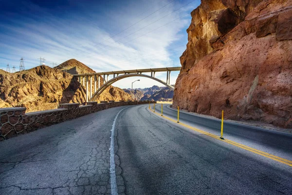 Estrada que conduz à barragem de Hoover — Fotografia de Stock